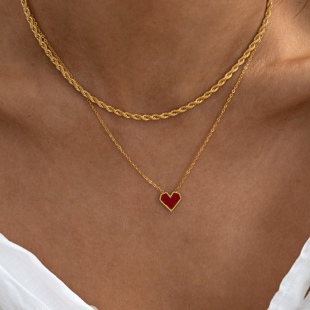 Conjunto de regalo de collar y pendientes con anillo de corazón rojo